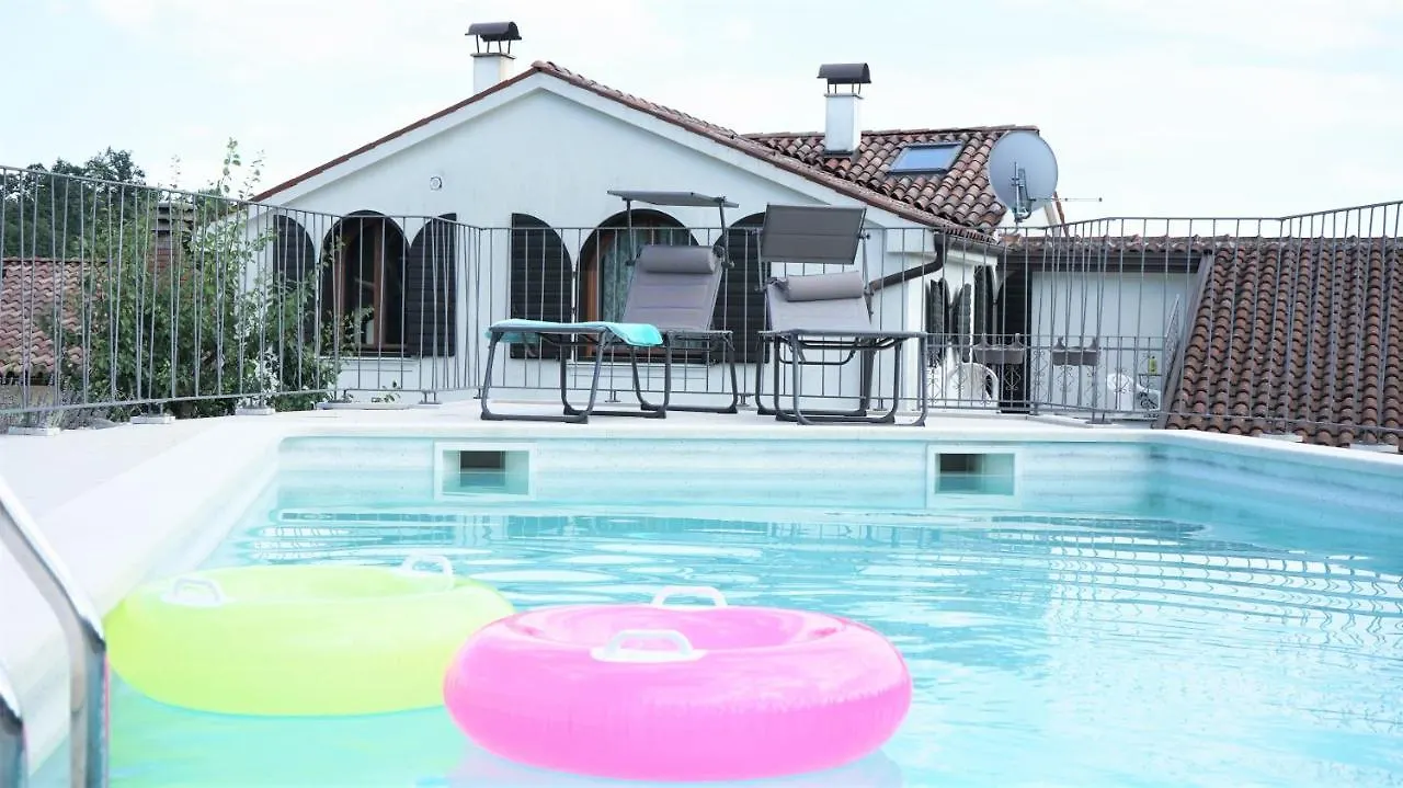 فيلا Beautifully Renovated Old Stone House With Large Private Outdoor Pool Ruzici  Ruzici (Primorje-Gorski Kotar)