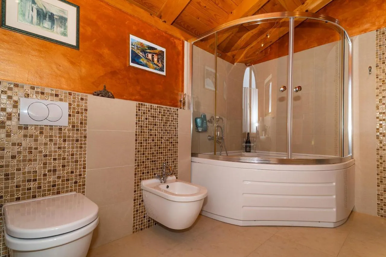 فيلا Beautifully Renovated Old Stone House With Large Private Outdoor Pool Ruzici  كرواتيا