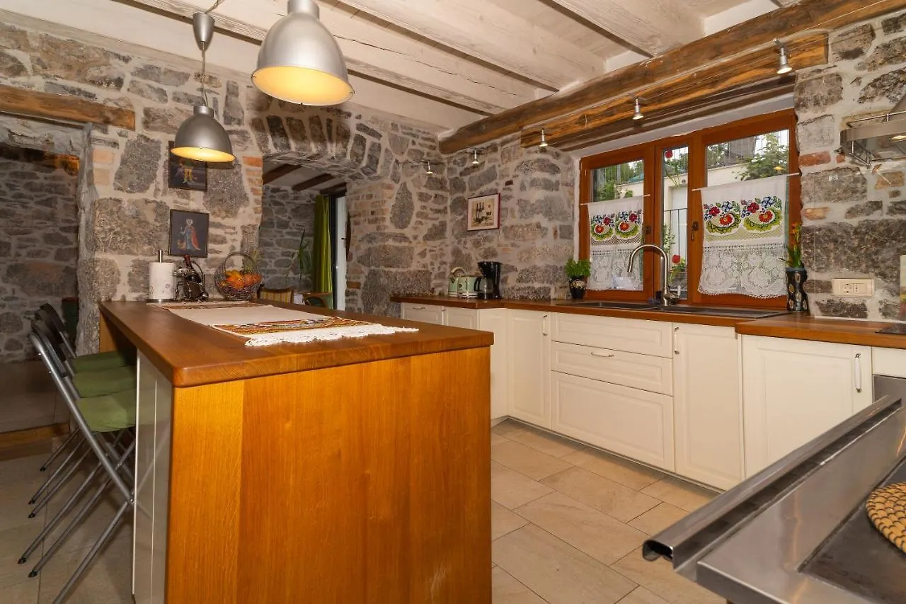 فيلا Beautifully Renovated Old Stone House With Large Private Outdoor Pool Ruzici  0*, Ruzici (Primorje-Gorski Kotar) كرواتيا