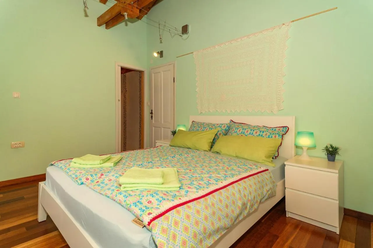 فيلا Beautifully Renovated Old Stone House With Large Private Outdoor Pool Ruzici  0*, Ruzici (Primorje-Gorski Kotar)